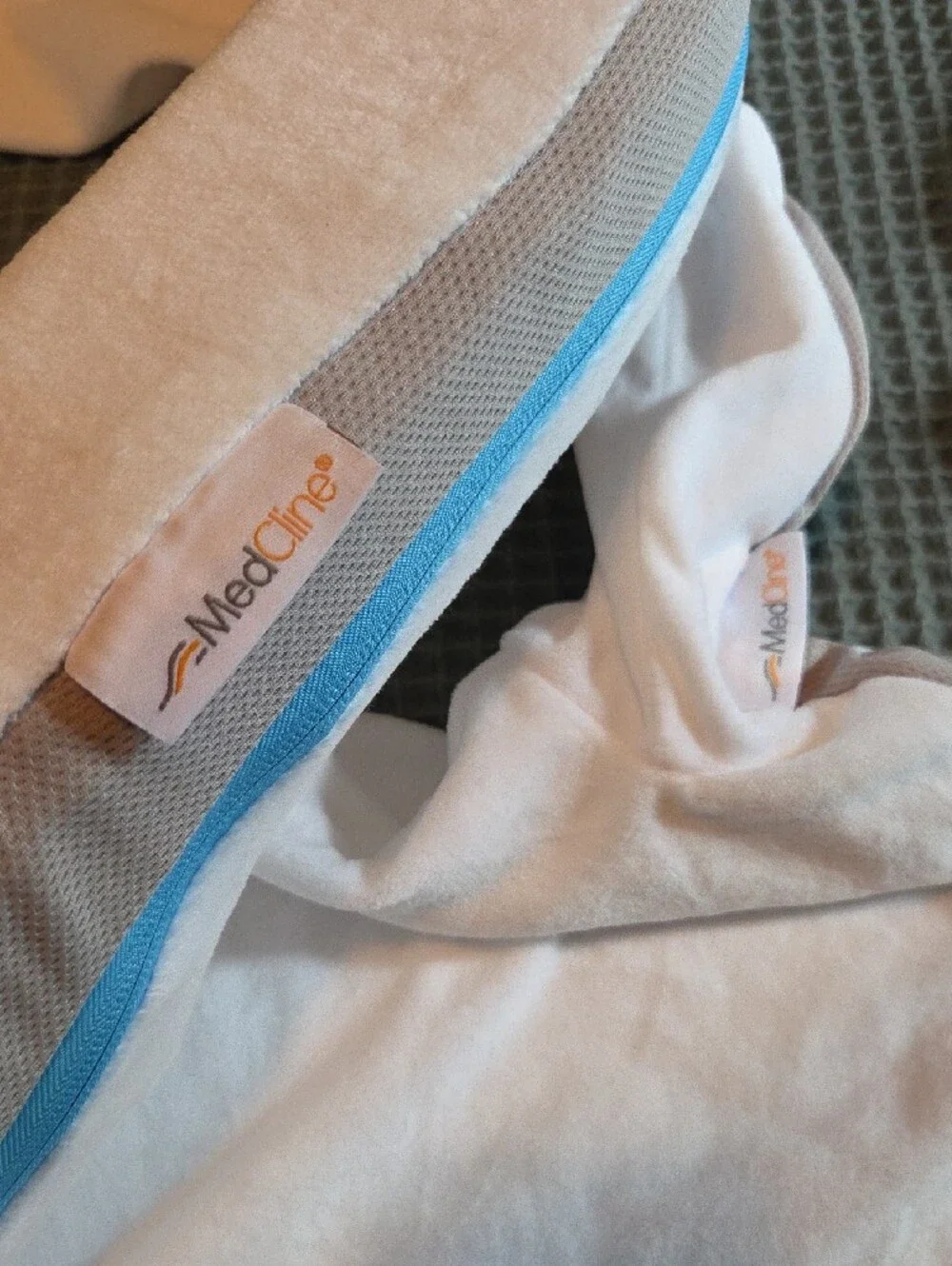 MedCline Pillow System